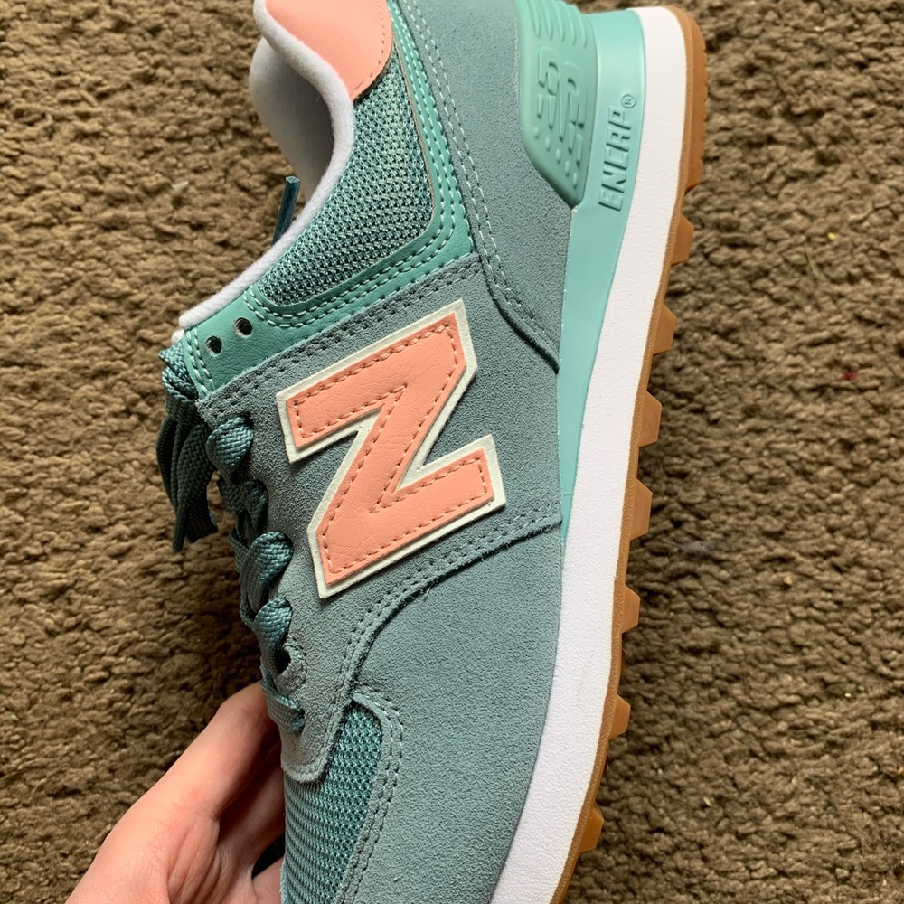 New Balance - size 7